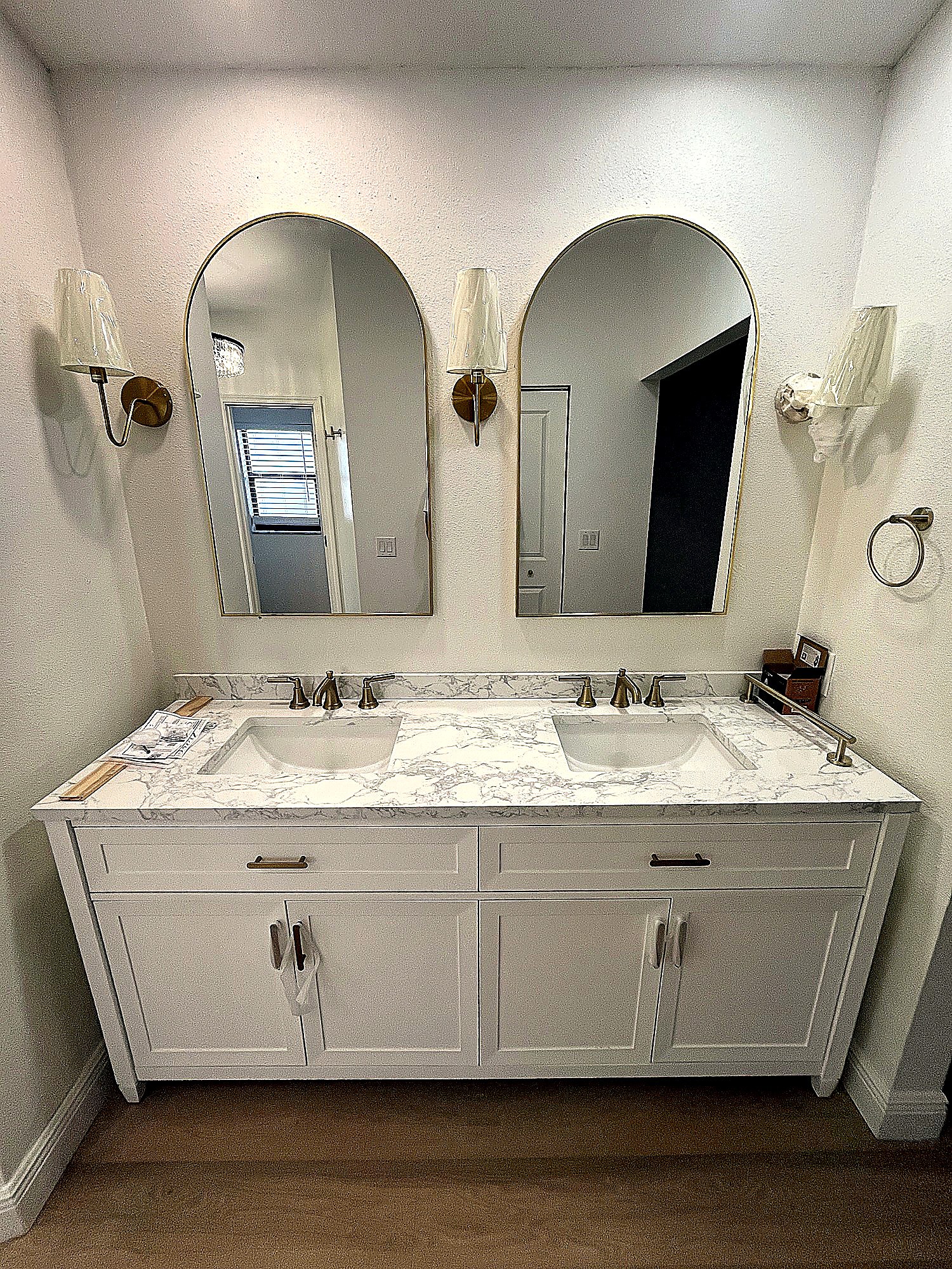 Double vanity bath