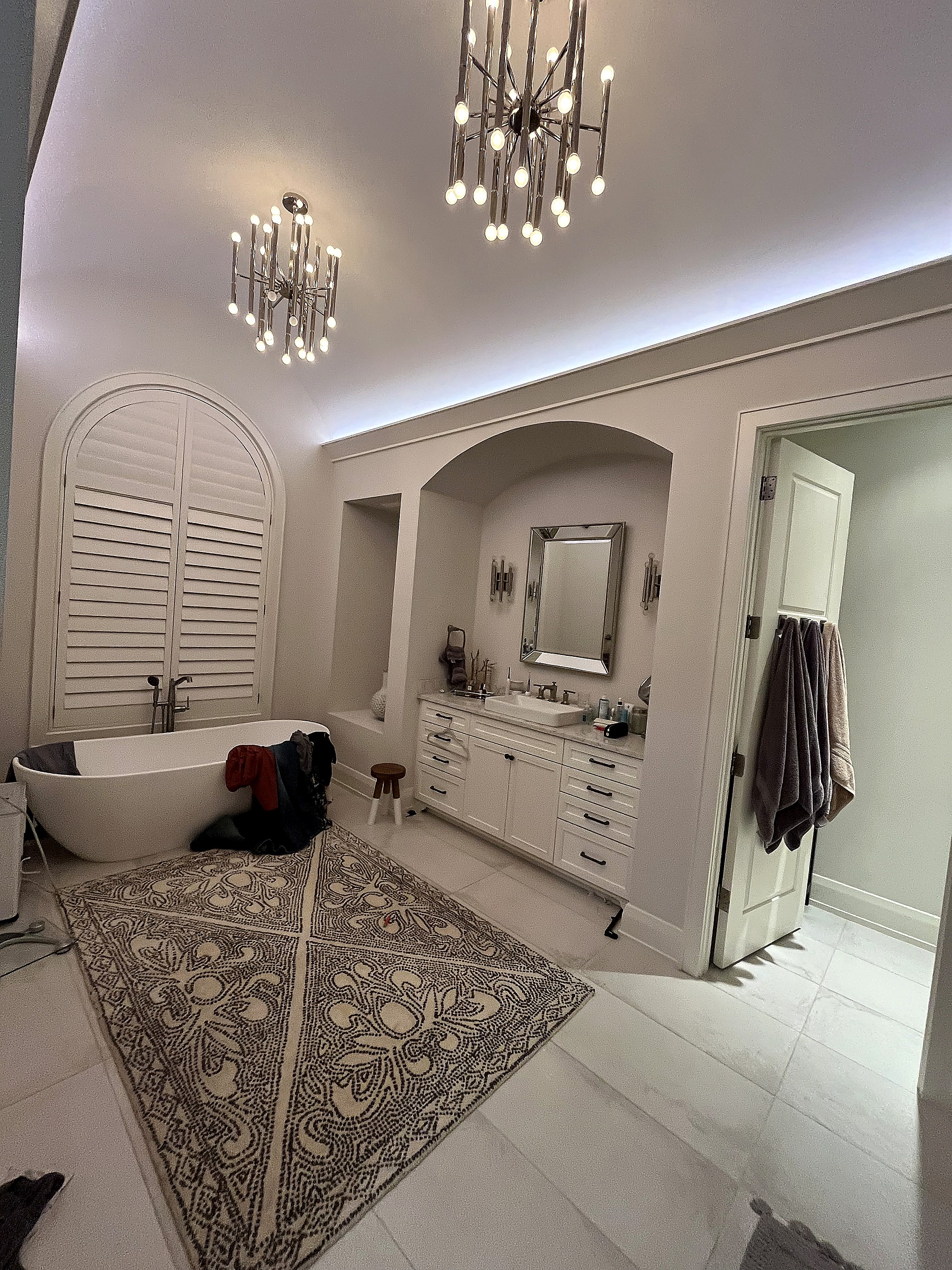Soaking tub bath