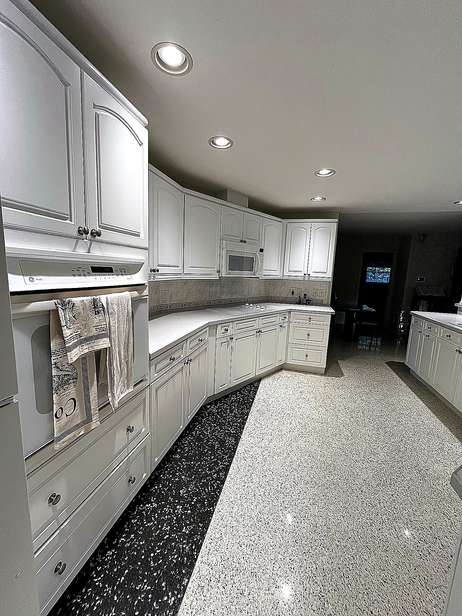 Curved kitchen